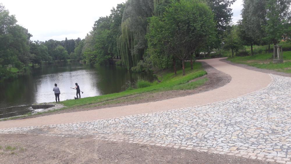 Rek.cesty podél Malé říčky v části parku Za drahou, Malá říčka (8.6.2020)