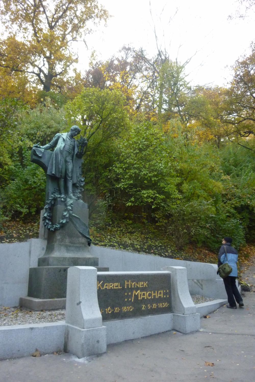 Slavný pomník K. H. Máchy (foto J. Juřík)