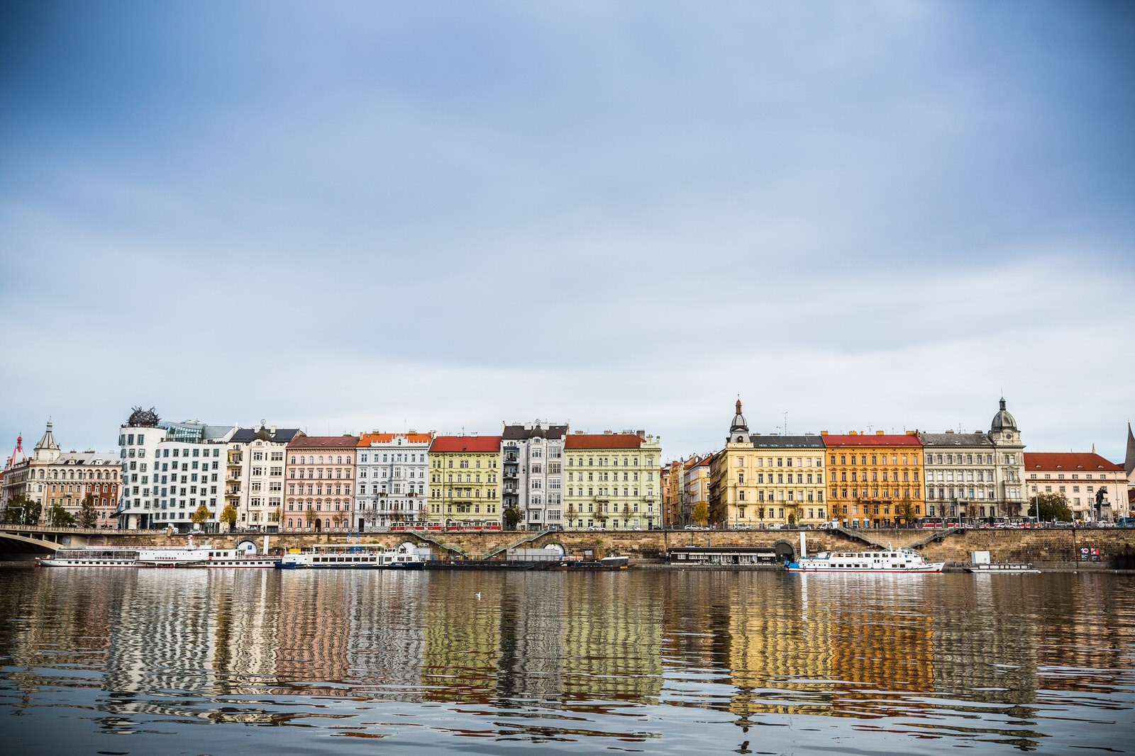 Vltava – lodě u Rašínova nábřeží