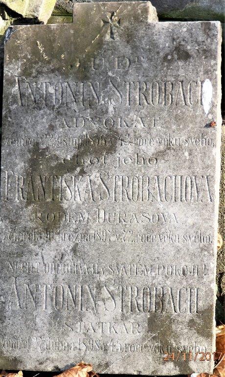 náhrobek JUDr. Antonína Strobacha