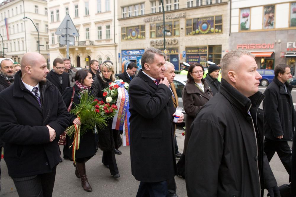 1171316_U pamětní deky na Národní třídě