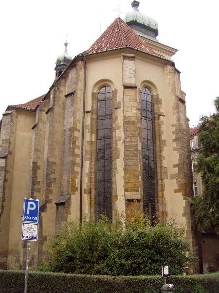 fasada_kostela_jizni_strana_a_sakristie