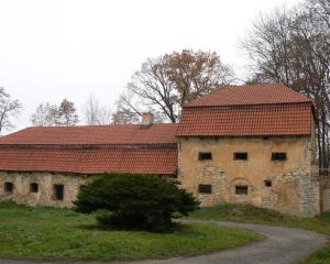 celkovy_pohled__staje_celednik_spychar__jizni_fasada