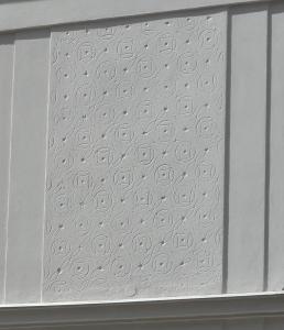 ornamentální dekor v omítce