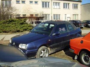 c_19_vw_golf_modra_bez_jpg