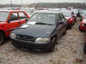 c_207_ford_escort_bez_mot_jpg