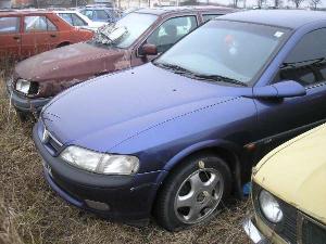 c_5_vauxhaull_vectra_p214smy_mot_jpg