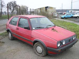 x100_vw_golf_cervena_jpg
