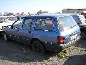 x141_i_ford_sierra_modra_jpg