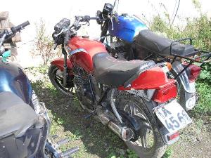 x201_i_yamaha_moto_cervena_jpg