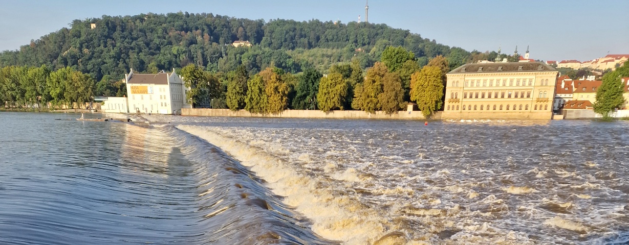 Vltava v centru Prahy 17. září 2024