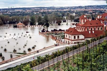floods in prague, august 2002 (praha-troja)