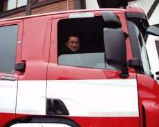 Náměstek Blažek absolvoval tradiční zkušební jízdu s novým vozem lysolajských hasičů
